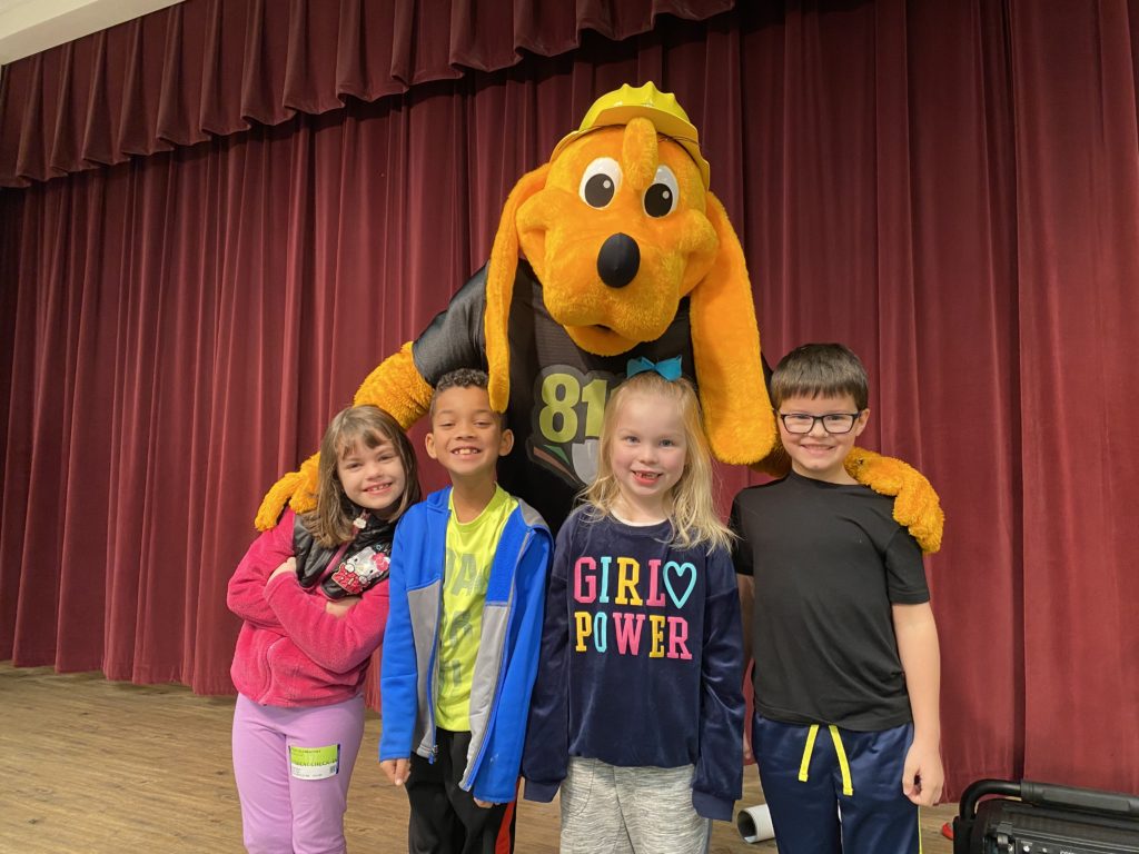 Digger and Ms. Maria visit Avery Elementary Digger Dog